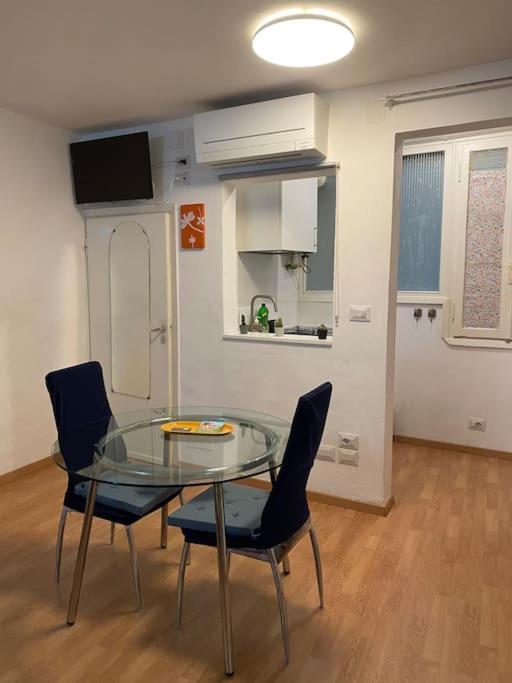 Gianfranco - City Center Apt Флоренція Екстер'єр фото